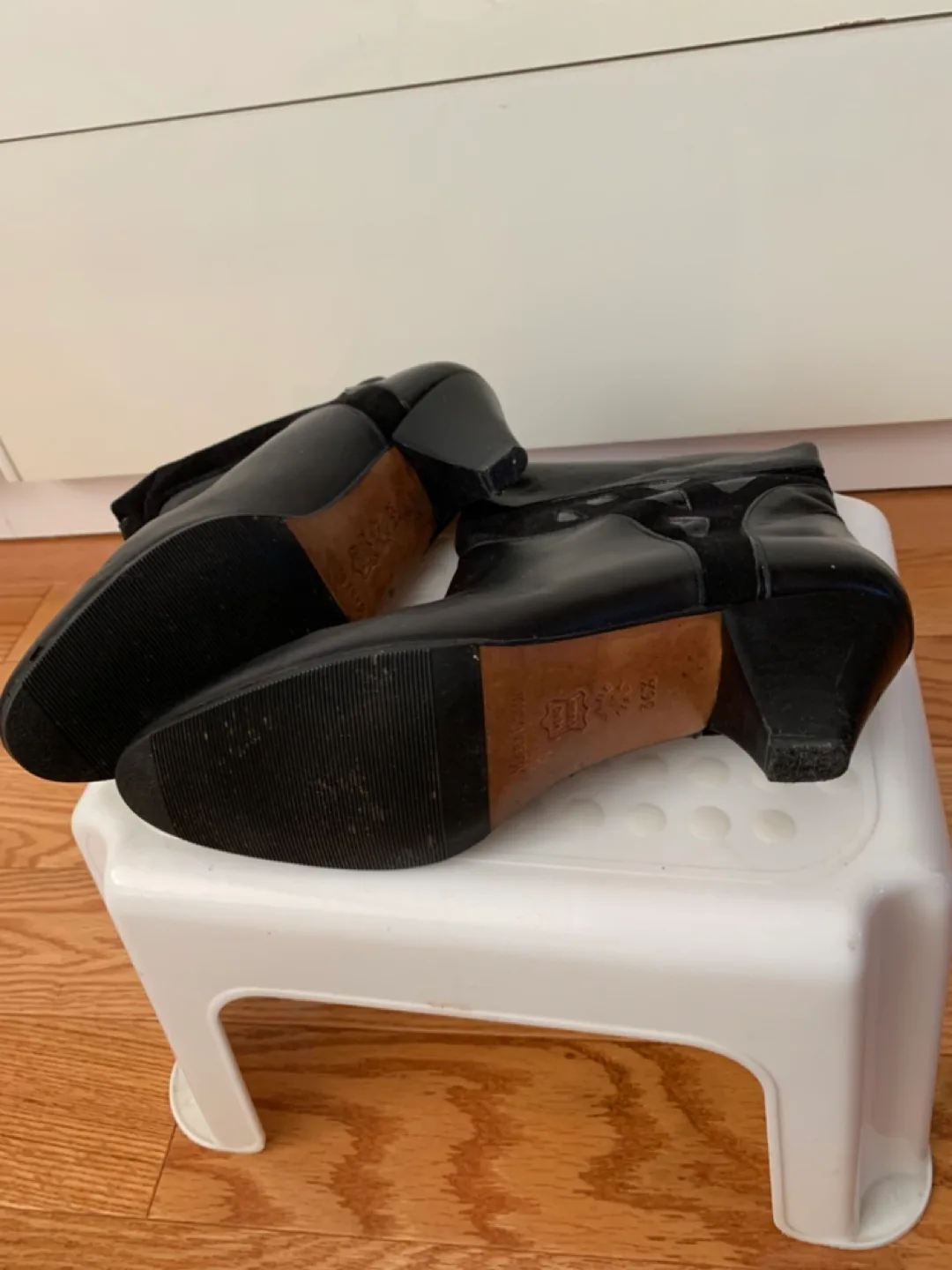 Vintage Black Italian Leather Knee-High Boots image indicator(4)