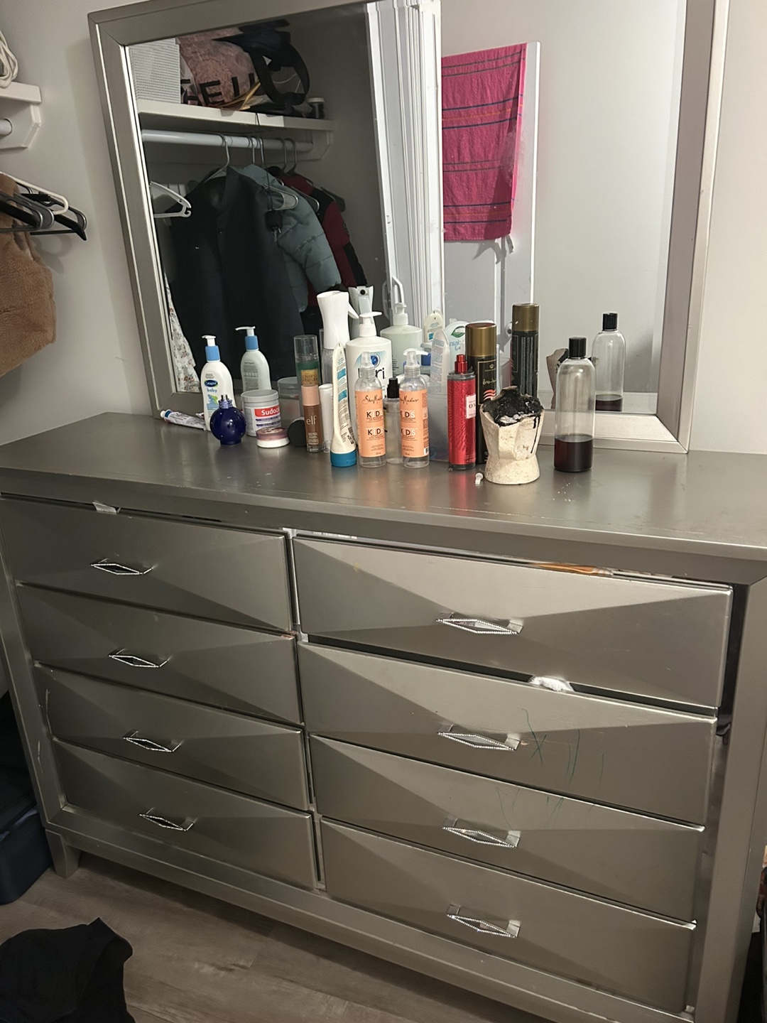 Silver mirrored dresser with eight drawers - photo 2
