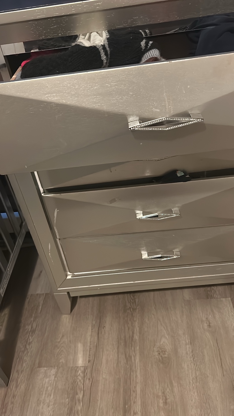Silver mirrored dresser with eight drawers - photo 3