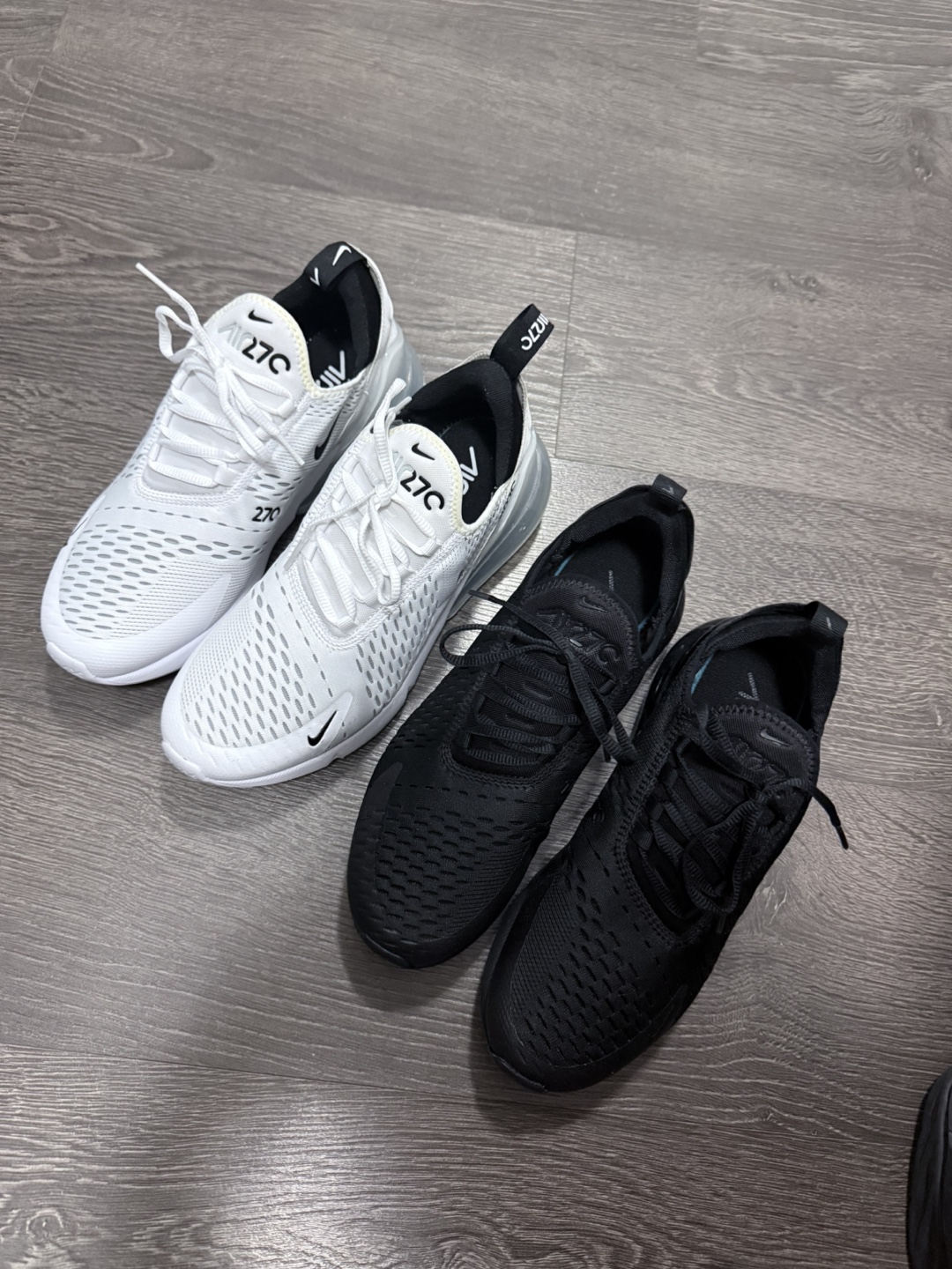 Nike Air Max 270 Shoes - Black and White sz US8 - photo 2