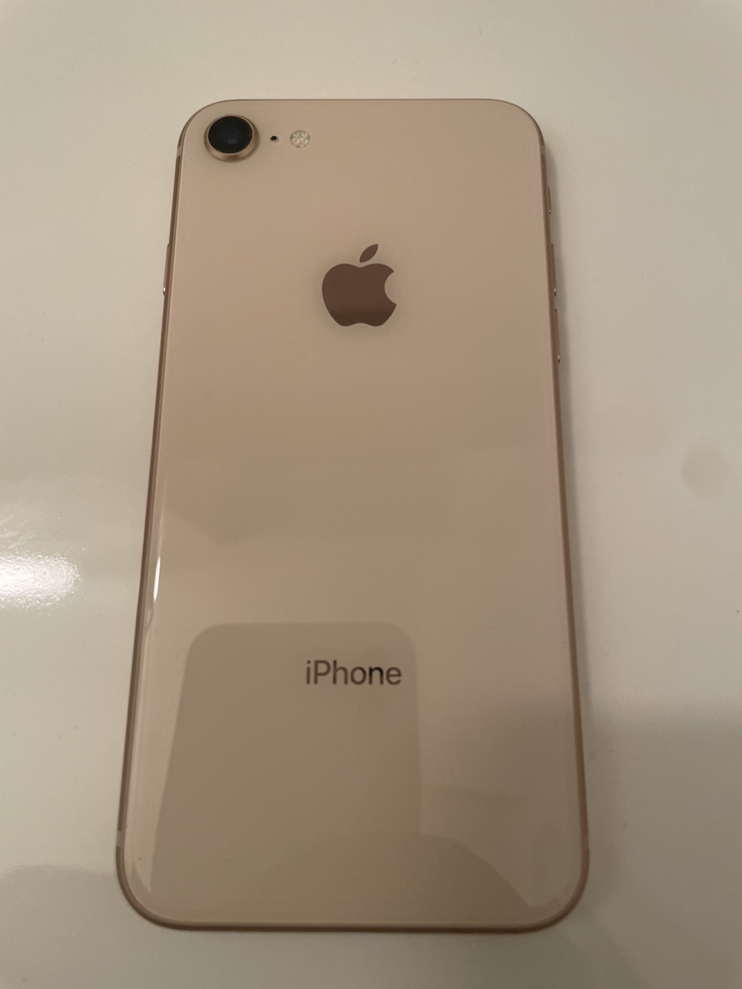 Rose Gold iPhone 8 - photo 2