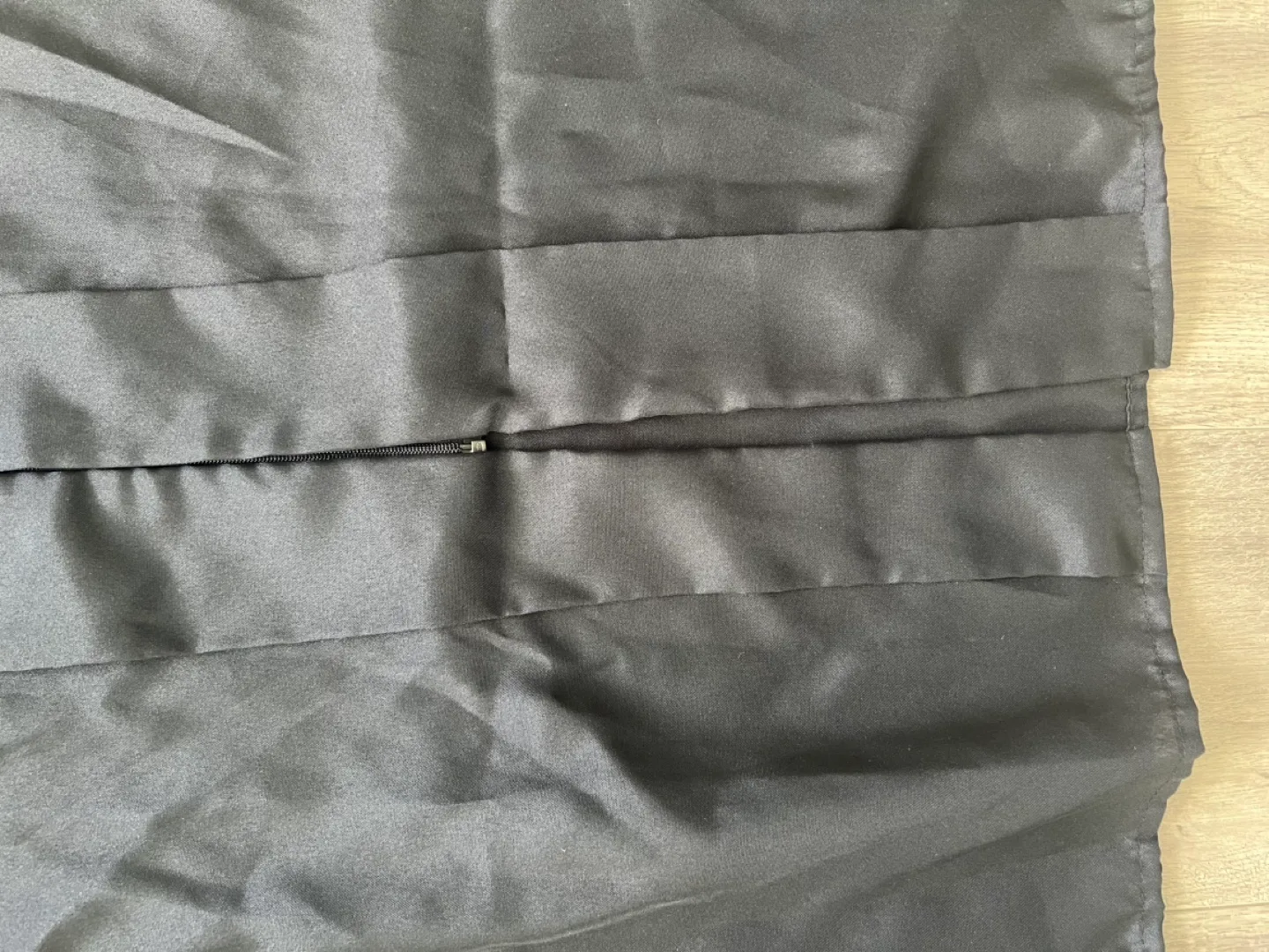 Jostens Graduation Gown - Size 5'4"-5'6" image indicator(6)