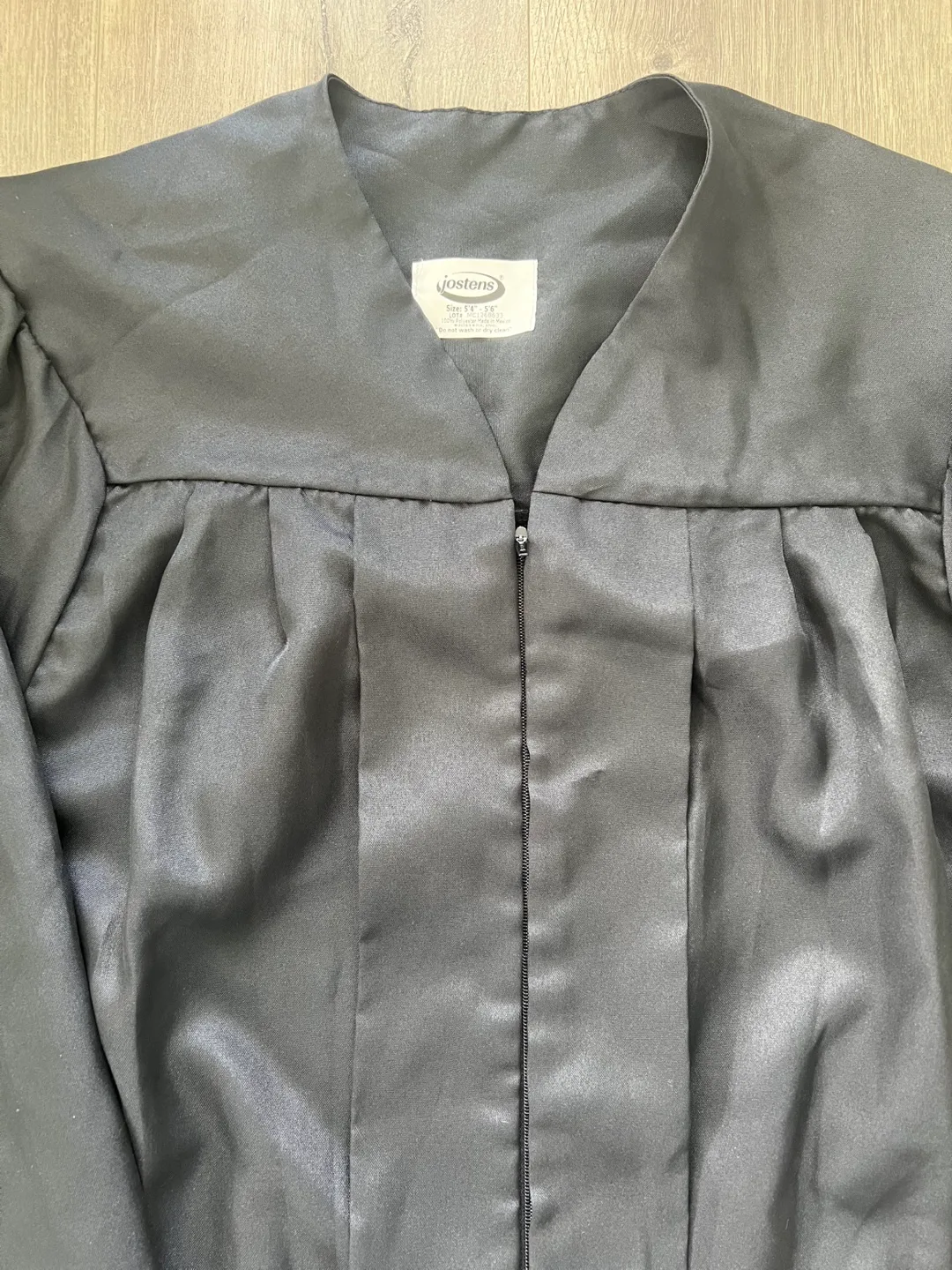Jostens Graduation Gown - Size 5'4"-5'6" image indicator(2)