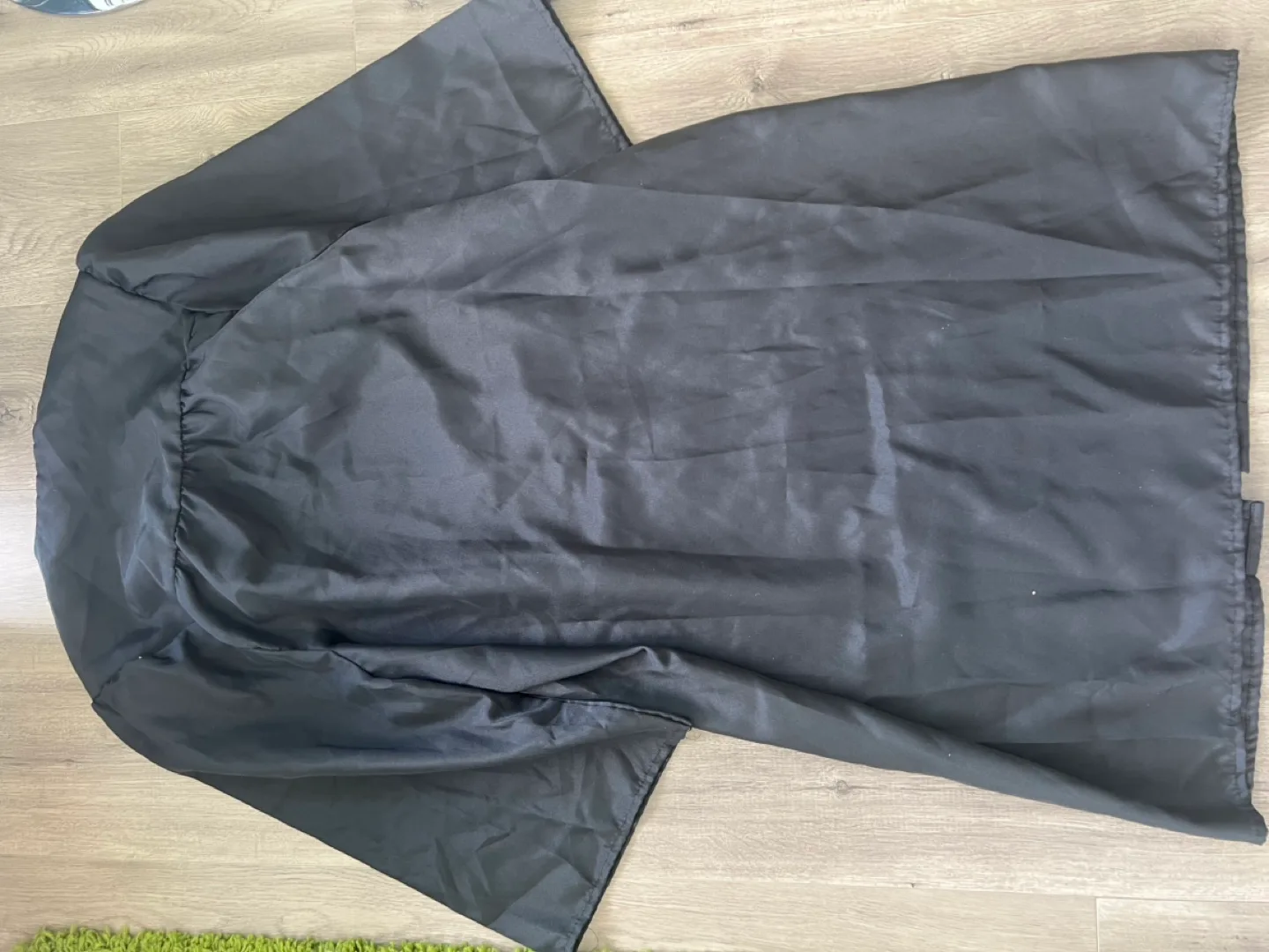 Jostens Graduation Gown - Size 5'4"-5'6" image indicator(7)