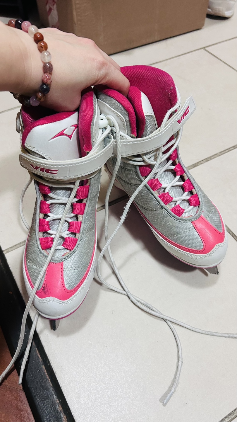 Girls' VIC Figure Skates Size j1