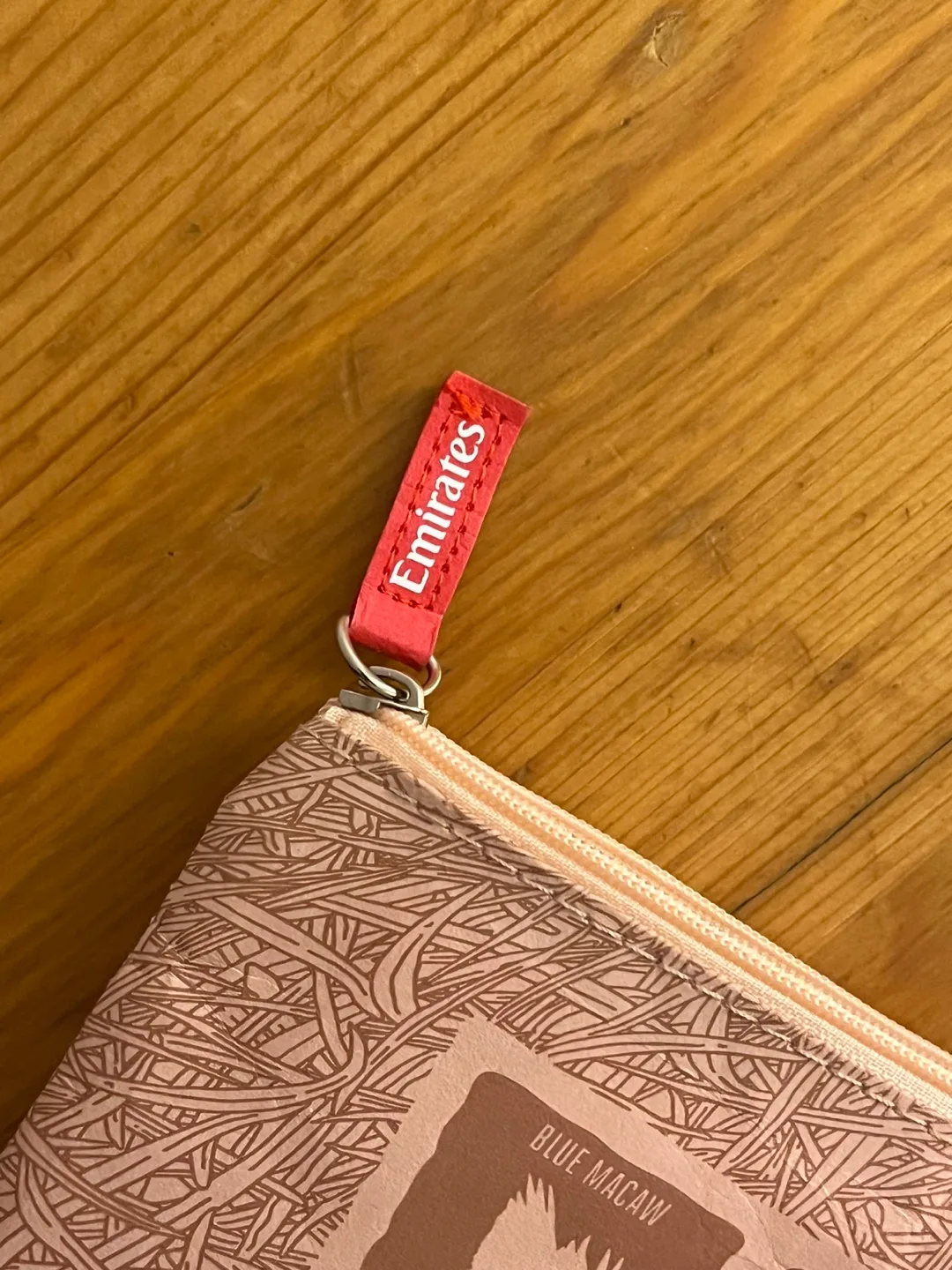 Emirates Wildlife Pouch image indicator(2)