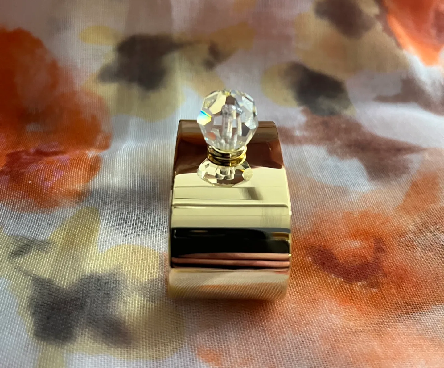 Set of 4 Gold-Plated Brass Napkin Rings with Austrian Crystal image indicator(7)