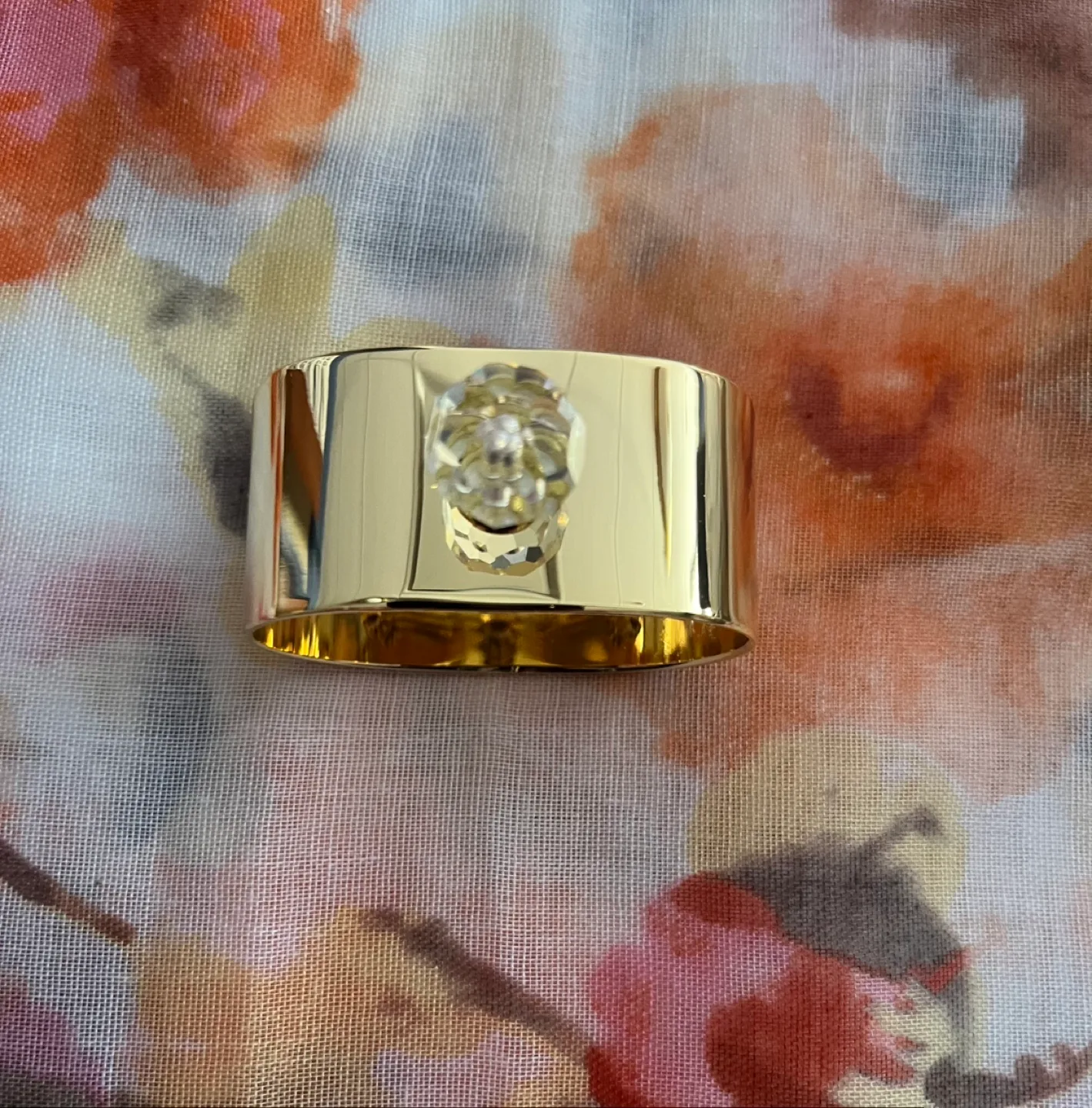 Set of 4 Gold-Plated Brass Napkin Rings with Austrian Crystal image indicator(6)