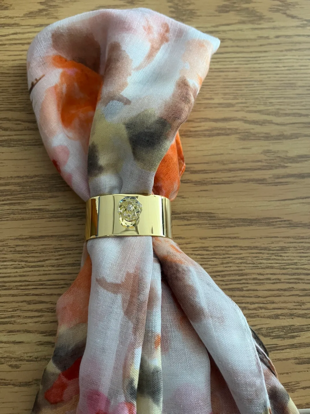 Set of 4 Gold-Plated Brass Napkin Rings with Austrian Crystal image indicator(8)