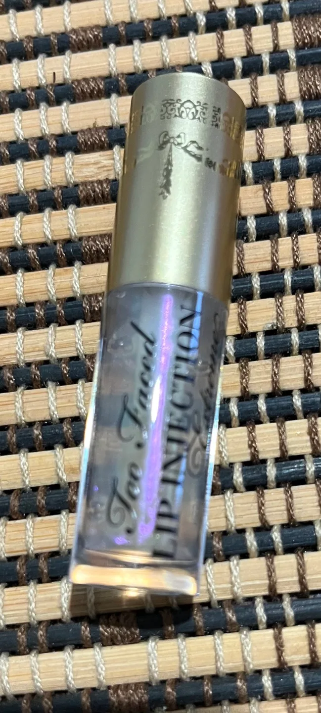 Too Faced Lip Injection Extreme Lip Plumper image indicator(4)