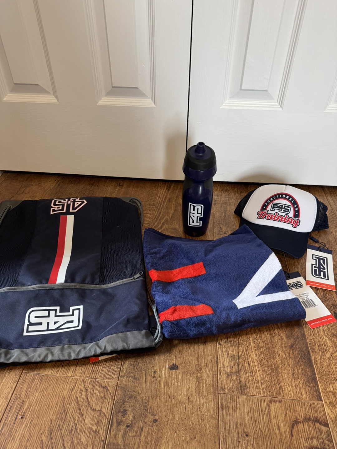 F45 Training Gym Bag, Towel, Water Bottle & Hat Set - photo 2