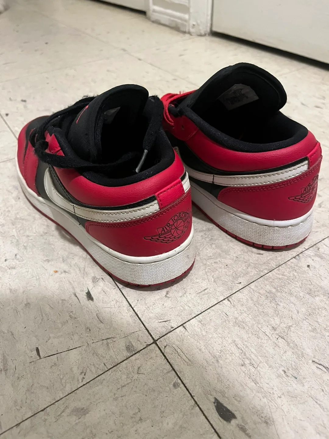 Air Jordan 1 Low very berry size 7 image indicator(3)