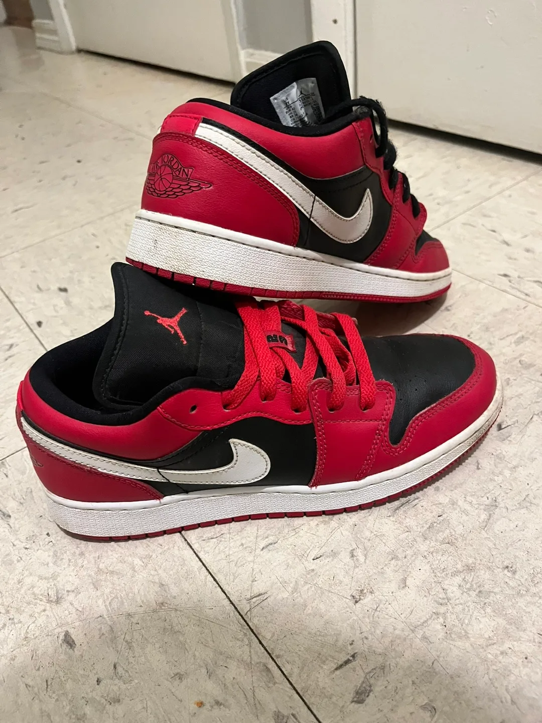 Air Jordan 1 Low very berry size 7 image indicator(2)