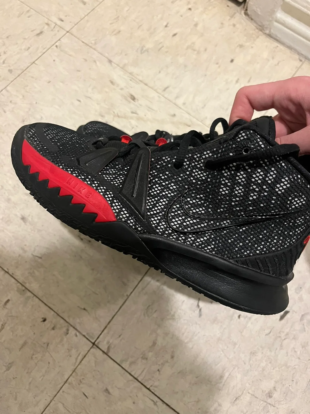 Nike Kyrie 7 BRED size 4.5 men’s image indicator(4)