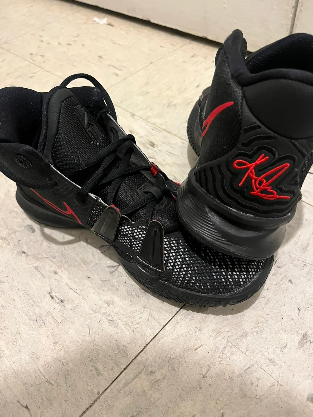 Nike Kyrie 7 BRED size 4.5 men’s image indicator(3)