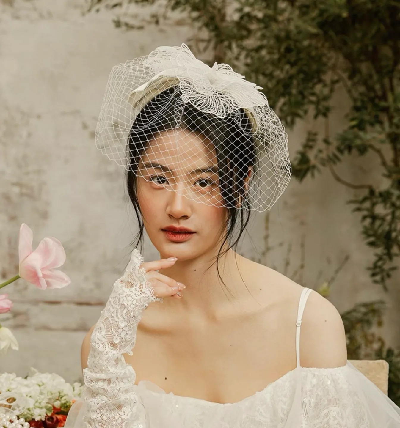 Handmade wedding White Bridal Birdcage Veil with Lace Flower image indicator(4)