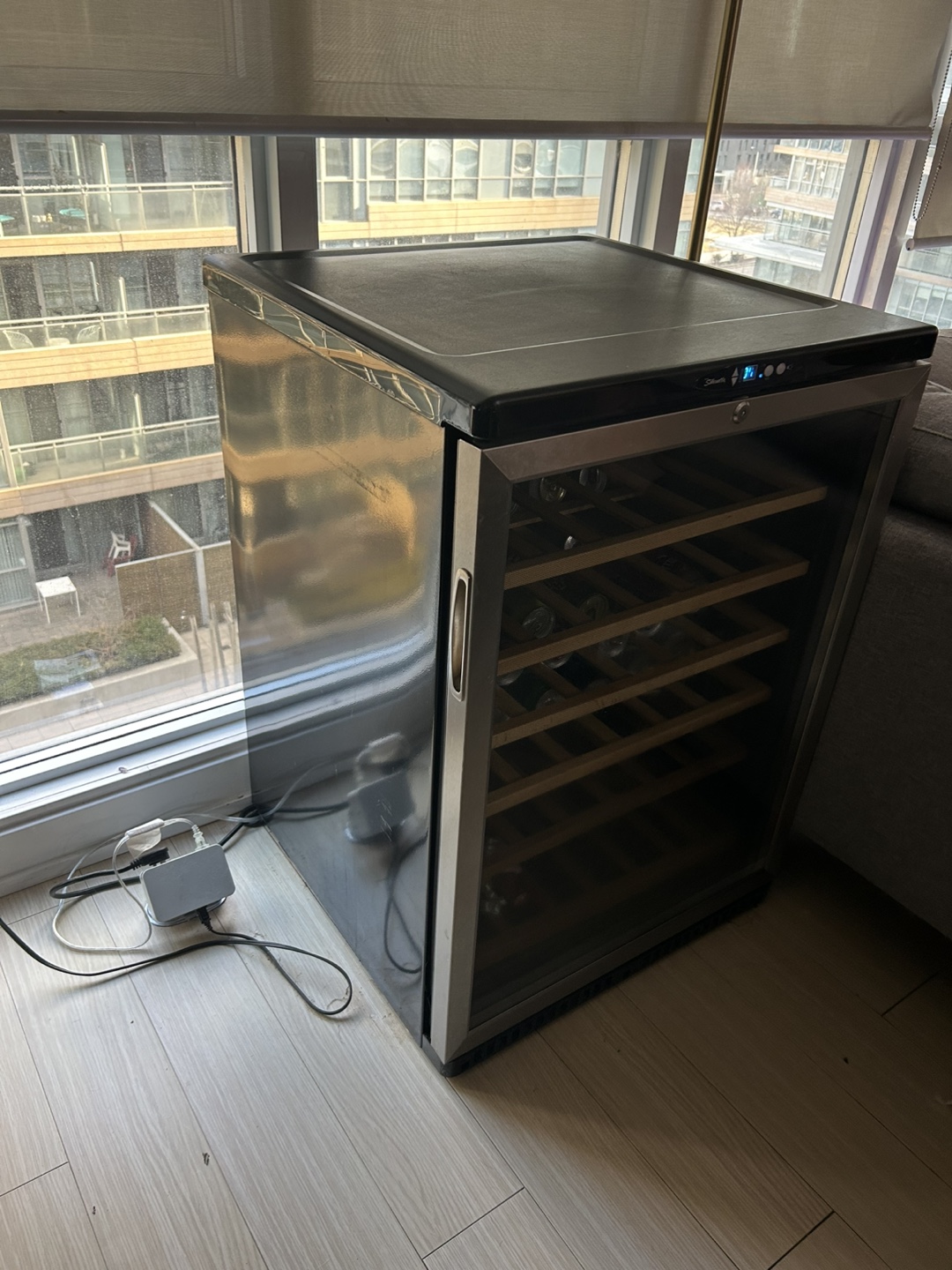 Wine Fridge - photo 2