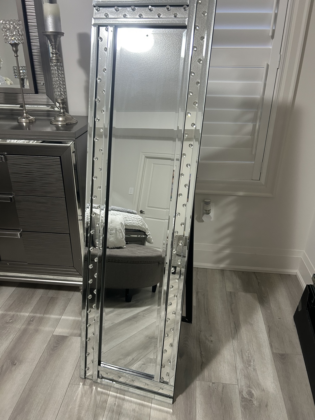 Elegant Full-Length Mirror with Crystal Accents - photo 2
