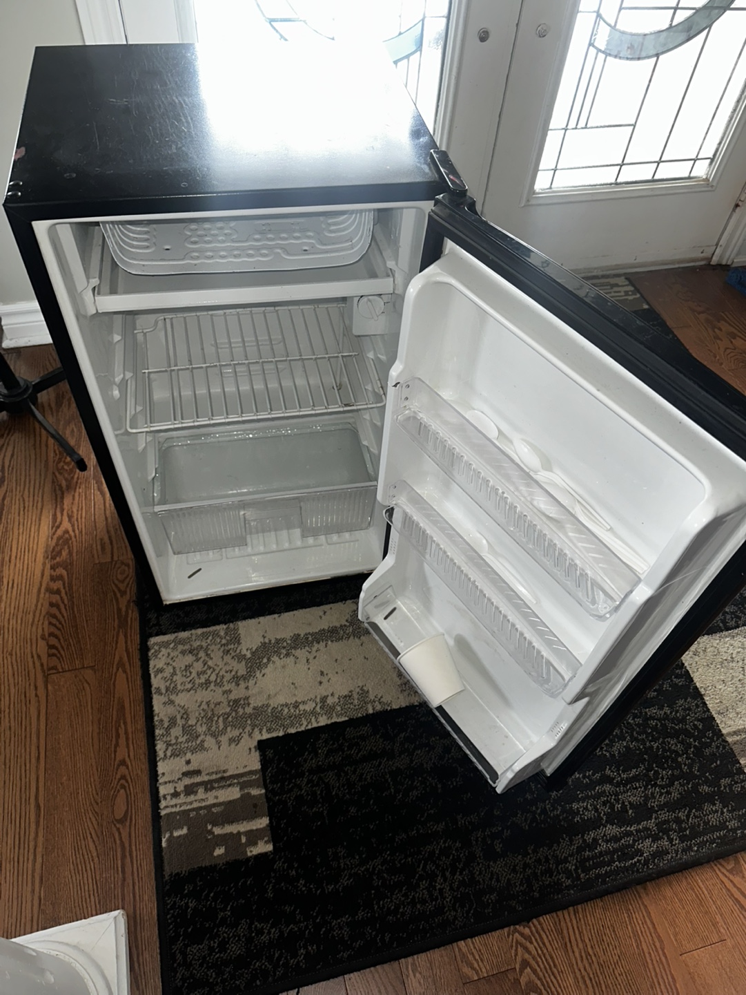 Mini Fridge - Compact Refrigerator - photo 3
