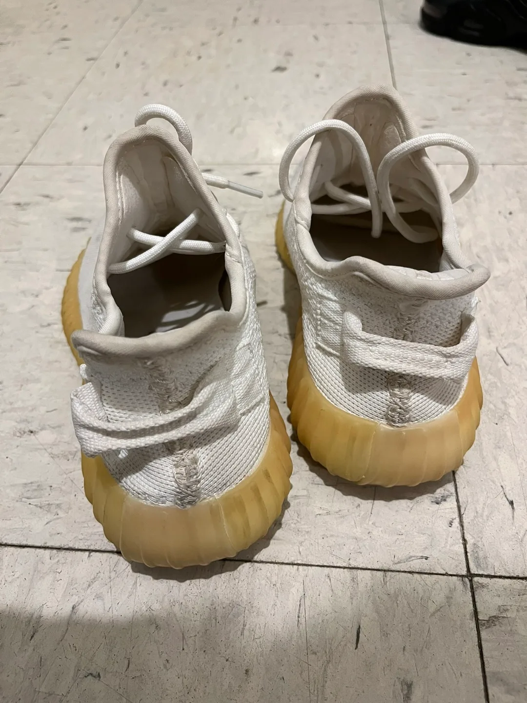 Yeezy Boost 350 V2 Cream White size 6 men’s image indicator(3)