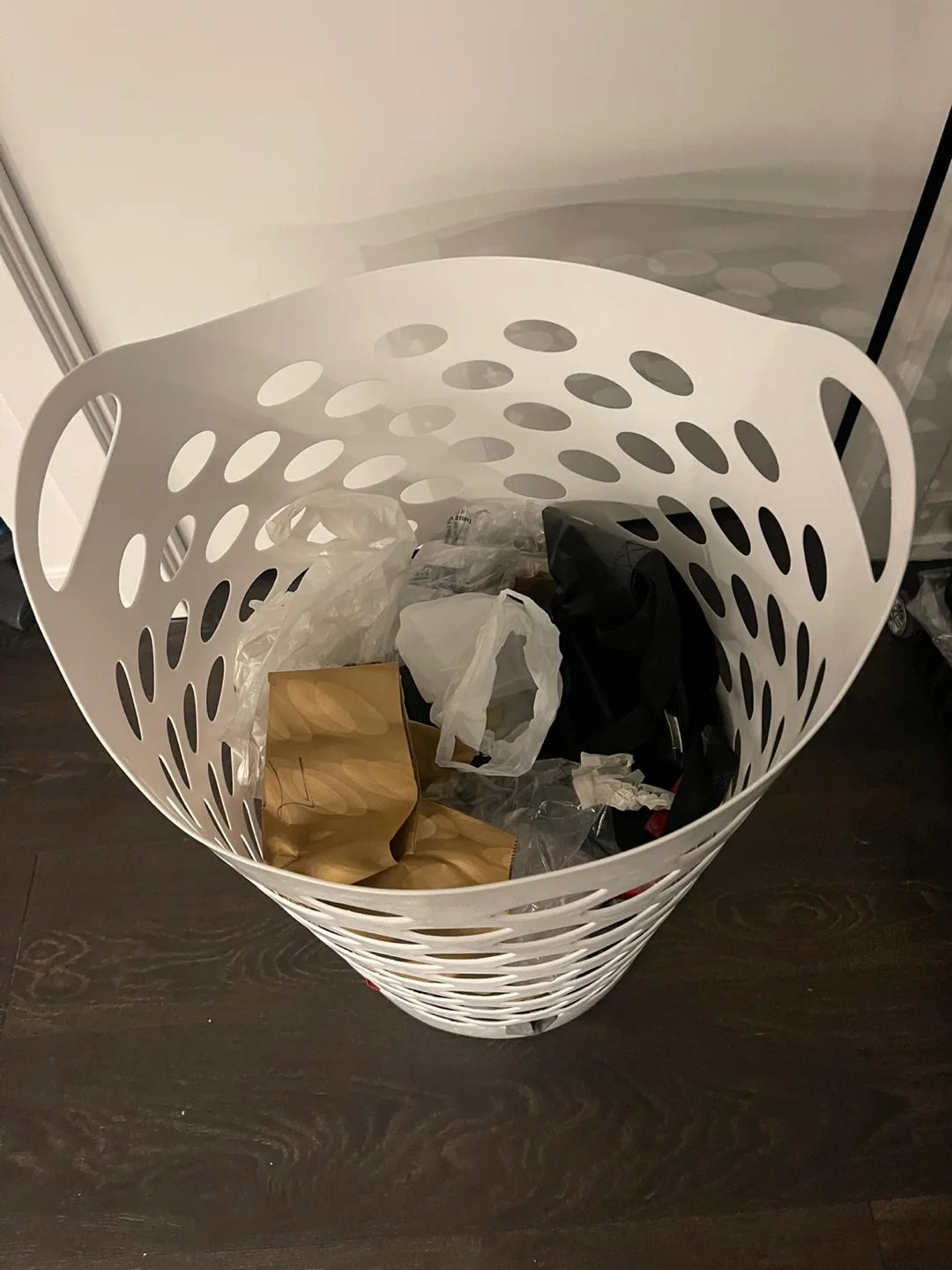 White Plastic Laundry Basket with Handles image indicator(3)
