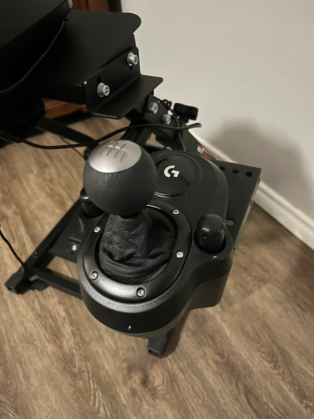 New Logitech G920 racing simulator bundle image indicator(4)