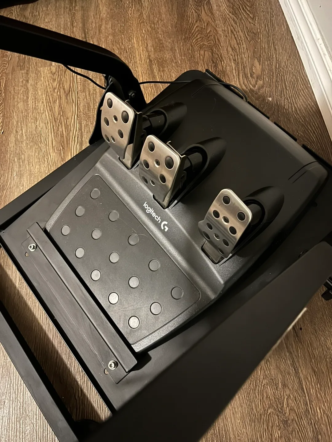 New Logitech G920 racing simulator bundle image indicator(6)