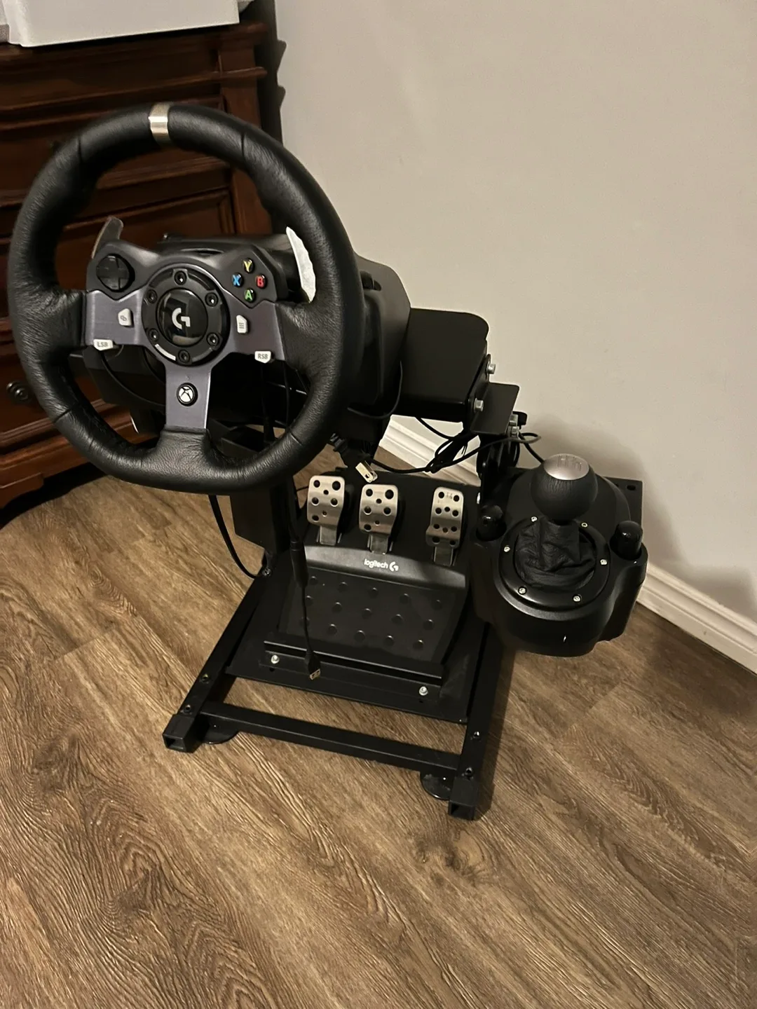 New Logitech G920 racing simulator bundle image indicator(2)