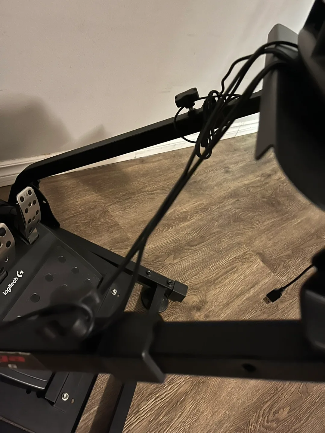 New Logitech G920 racing simulator bundle image indicator(9)