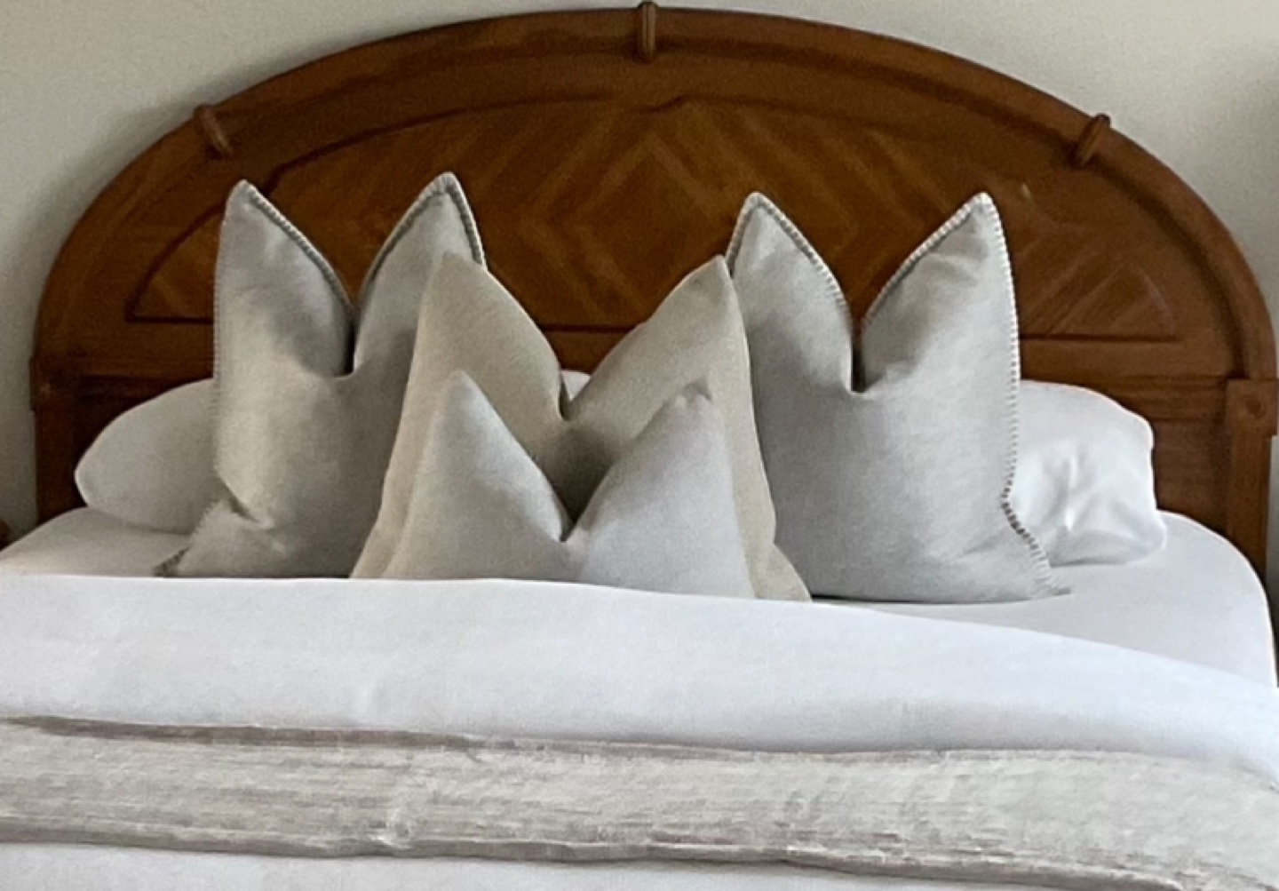 Queen Size Solid Wood Bed - photo 2