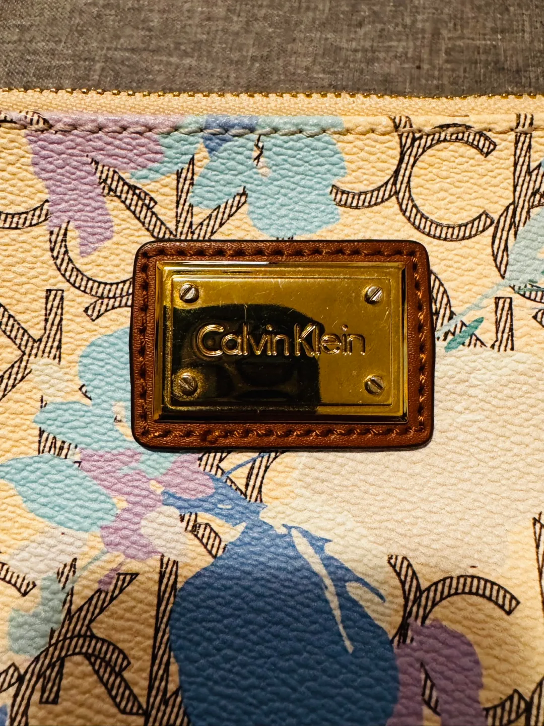Calvin Klein Floral Shoulder Bag image indicator(4)
