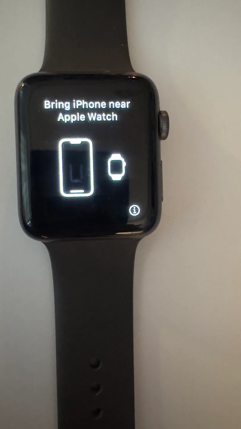 Apple Watch Series 3 - 42mm, aluminum case image indicator(2)