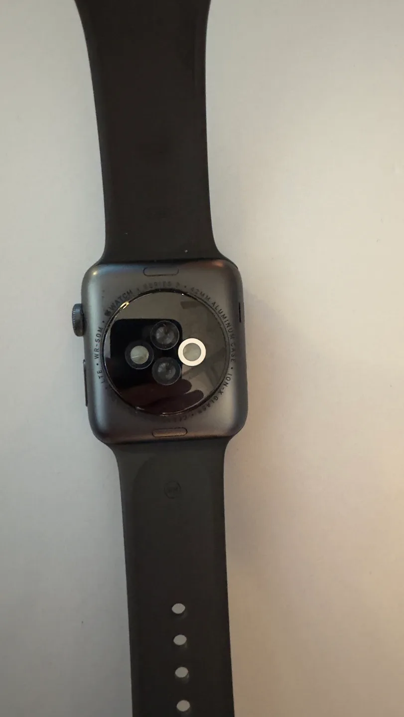 Apple Watch Series 3 - 42mm, aluminum case image indicator(3)