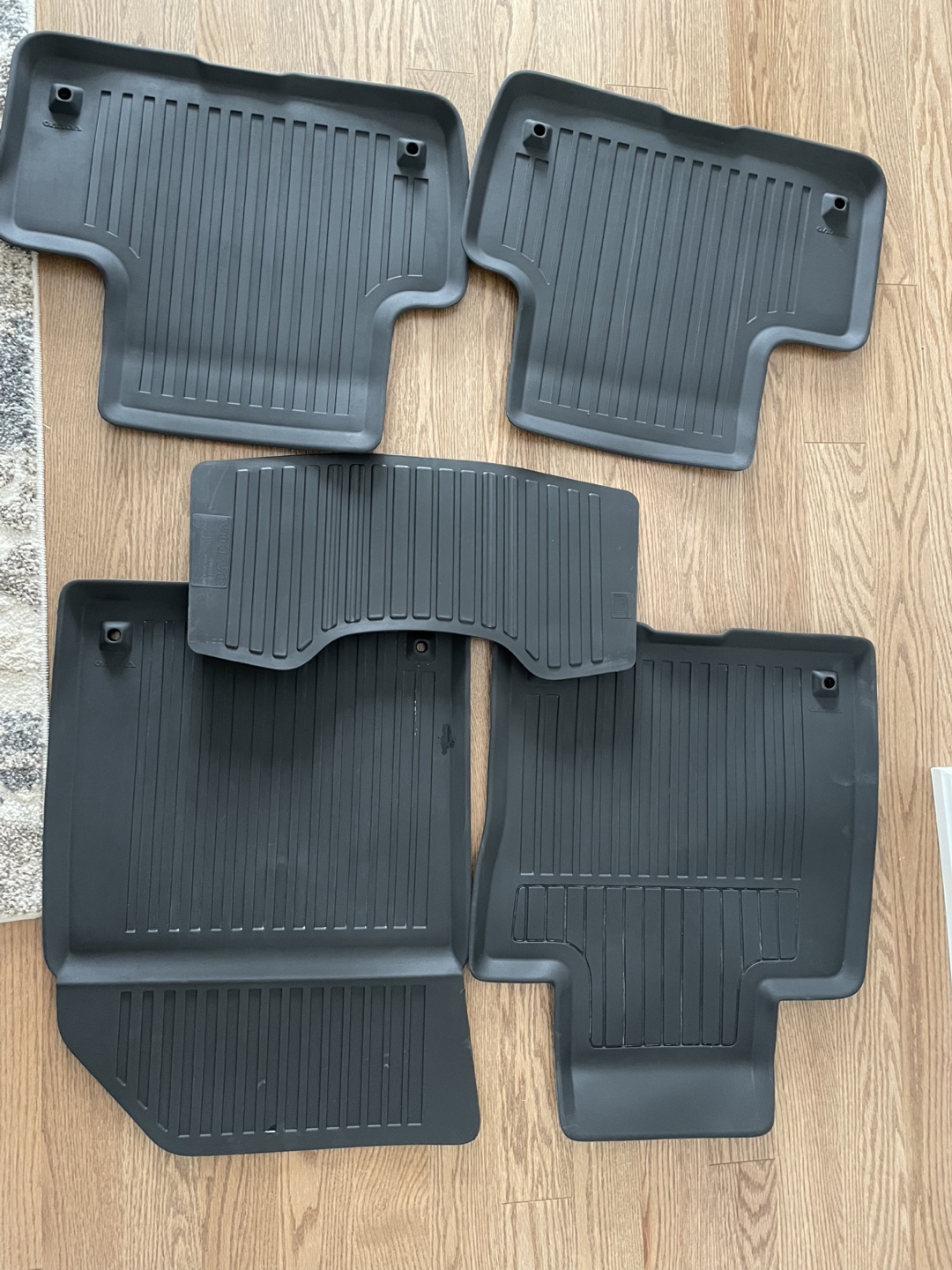 Set of 4 All-Weather Floor Mats original Volvo for xc60