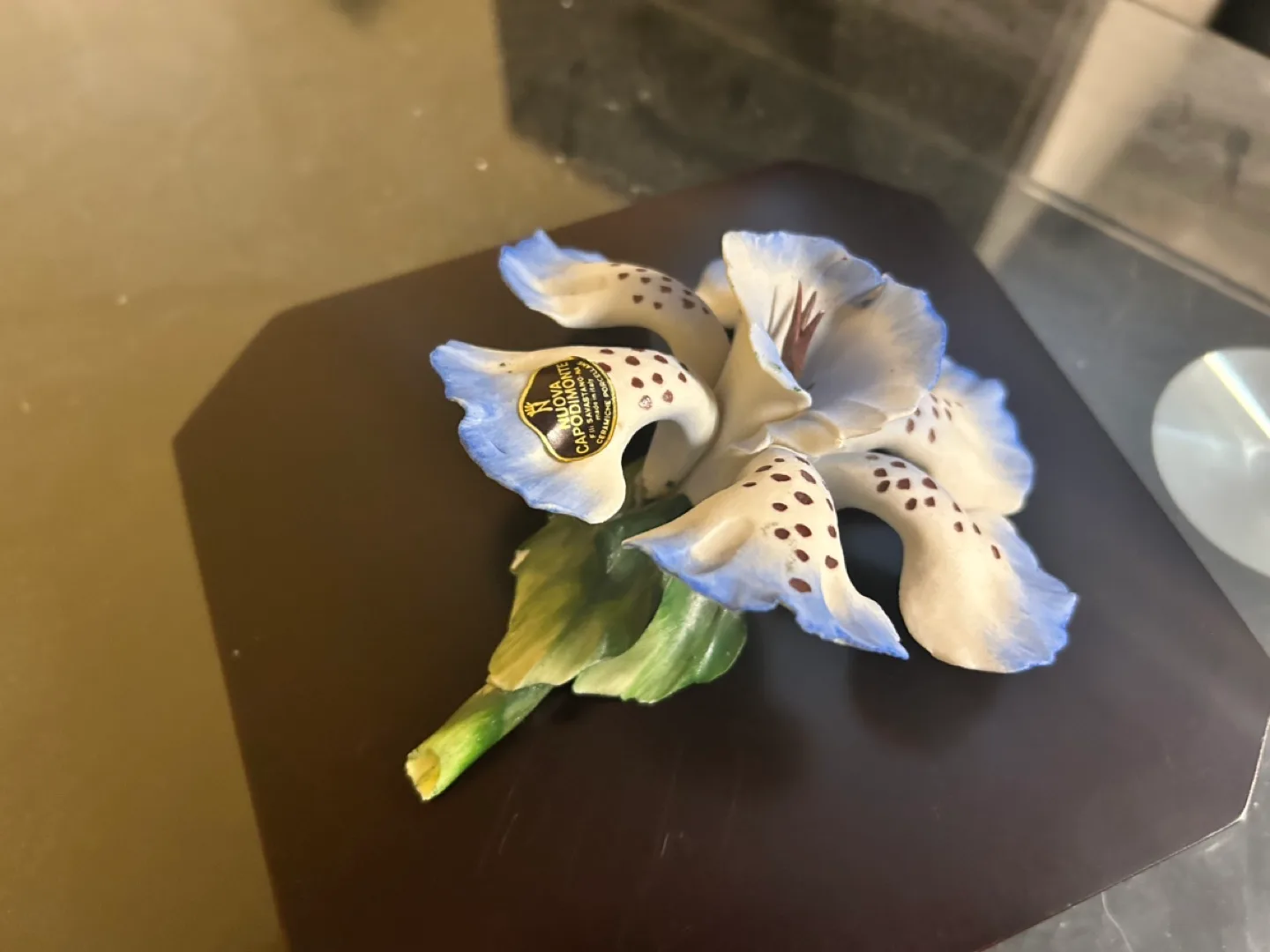 Capodimonte Porcelain Flower Figurine image indicator(2)