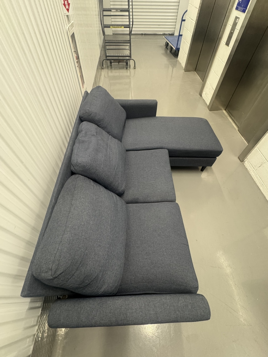 Free delivery Dark Gray Sectional Sofa - photo 3