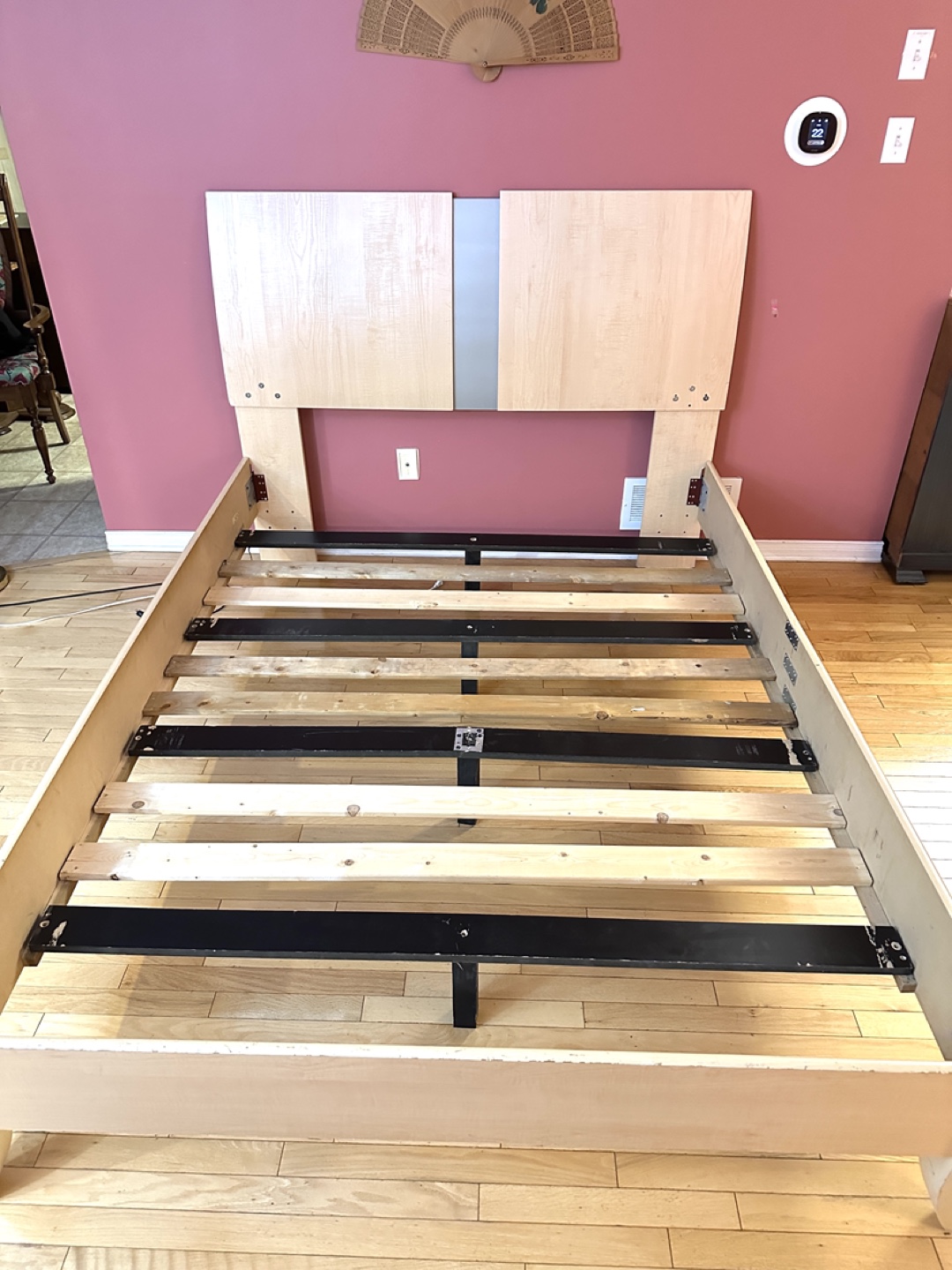 Beautiful Simplistic Queen Size Bed Frame (CAN DELIVER)