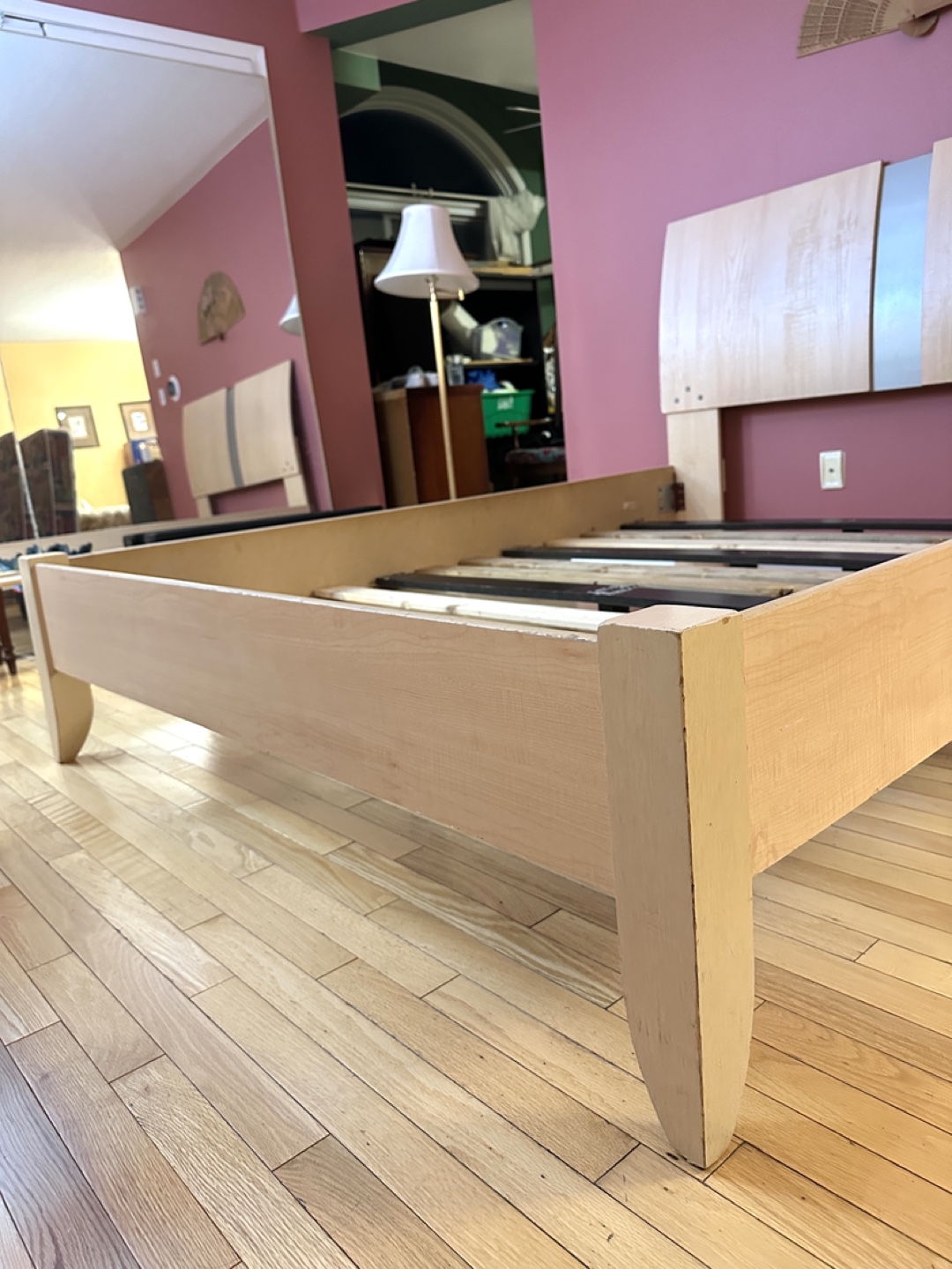 Beautiful Simplistic Queen Size Bed Frame (CAN DELIVER) - photo 5