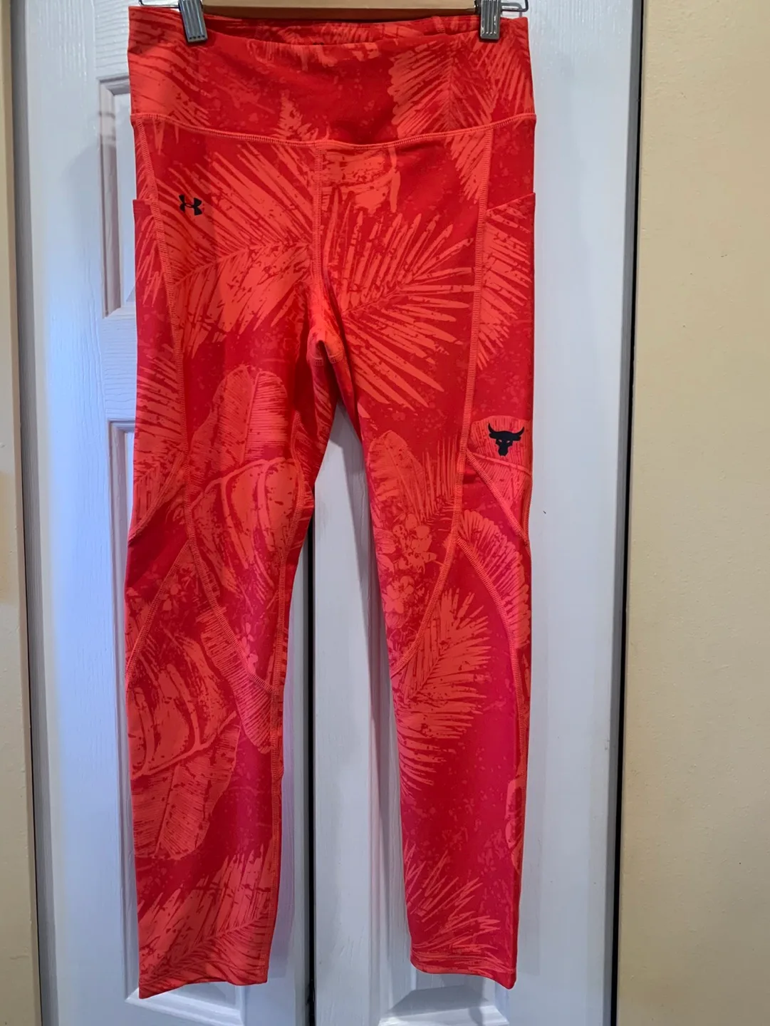 Women's ‘Project Rock’ Capri-style Leggings (NWT) image indicator(10)