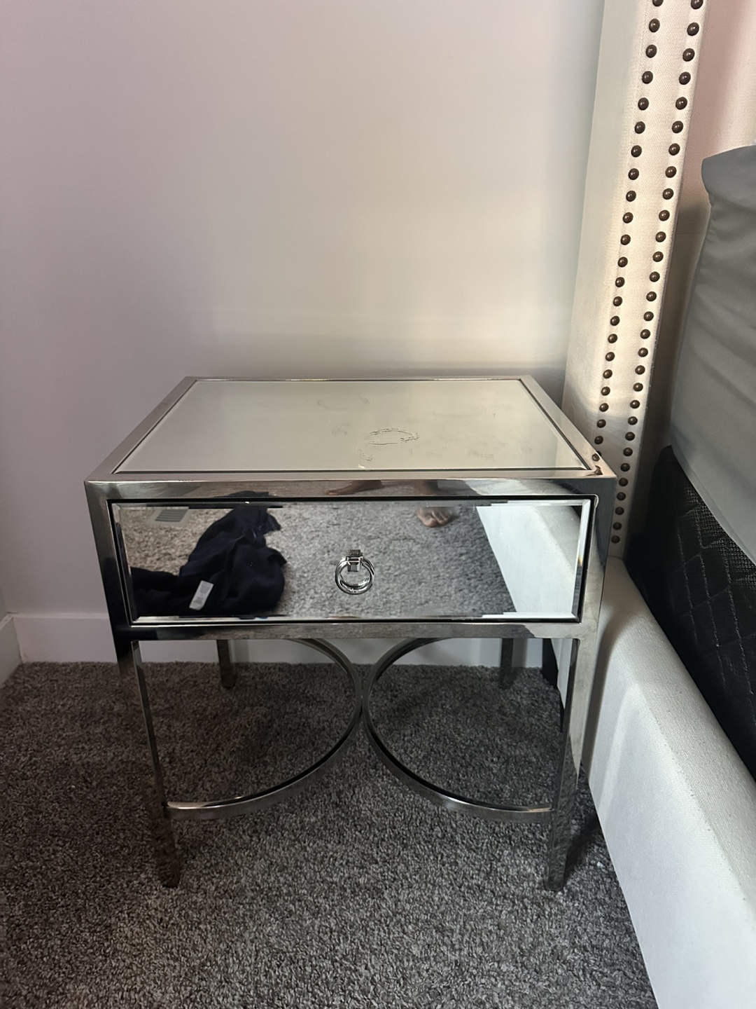 2 Mirrored Nightstand with One Drawer