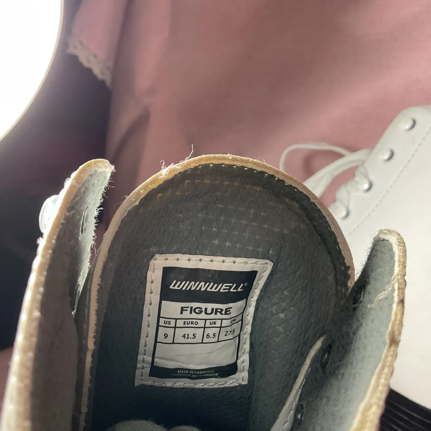 Women's Figure Skates - Size 9 image indicator(3)