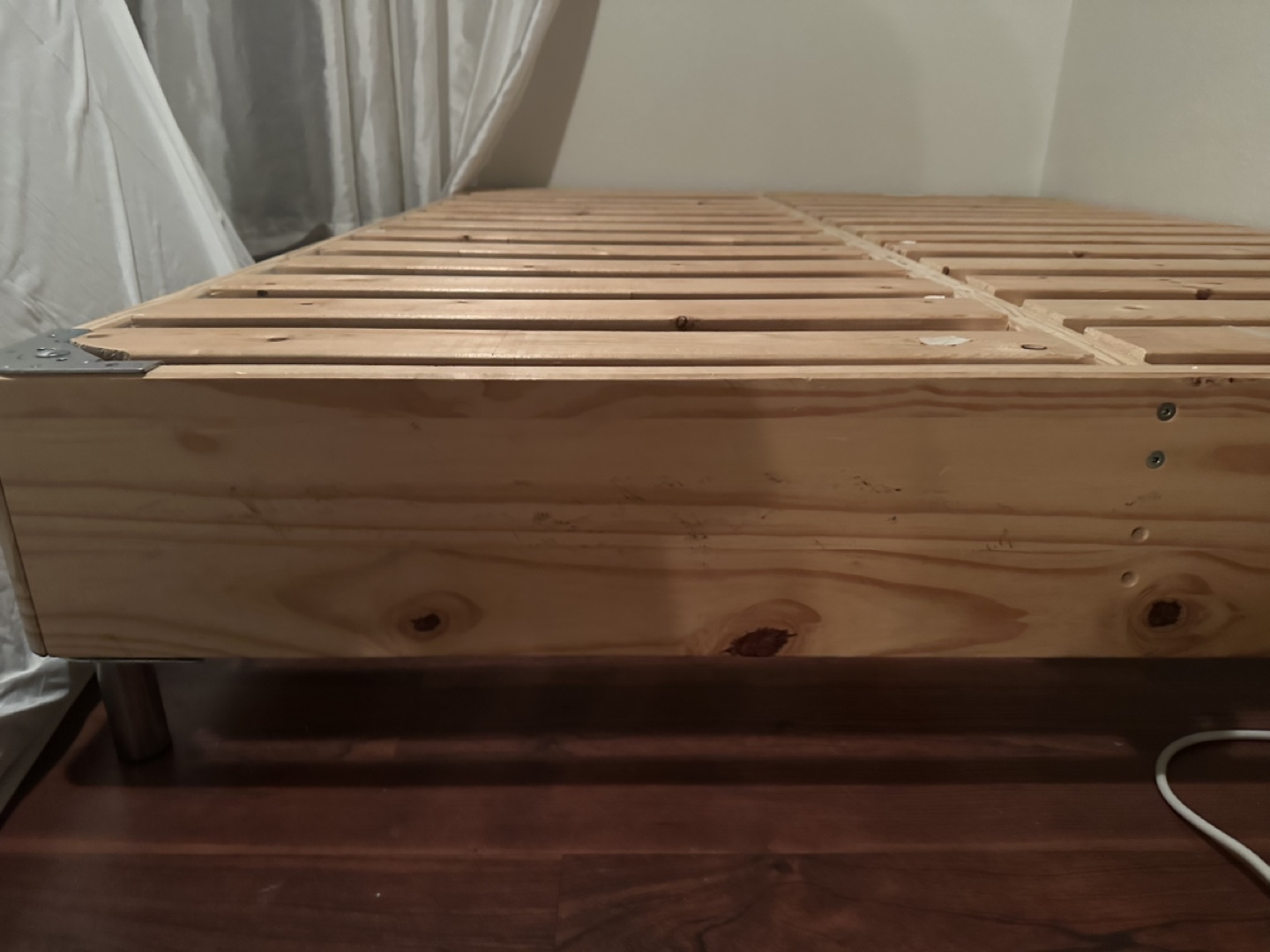 Queen Size Bed Frame - photo 4
