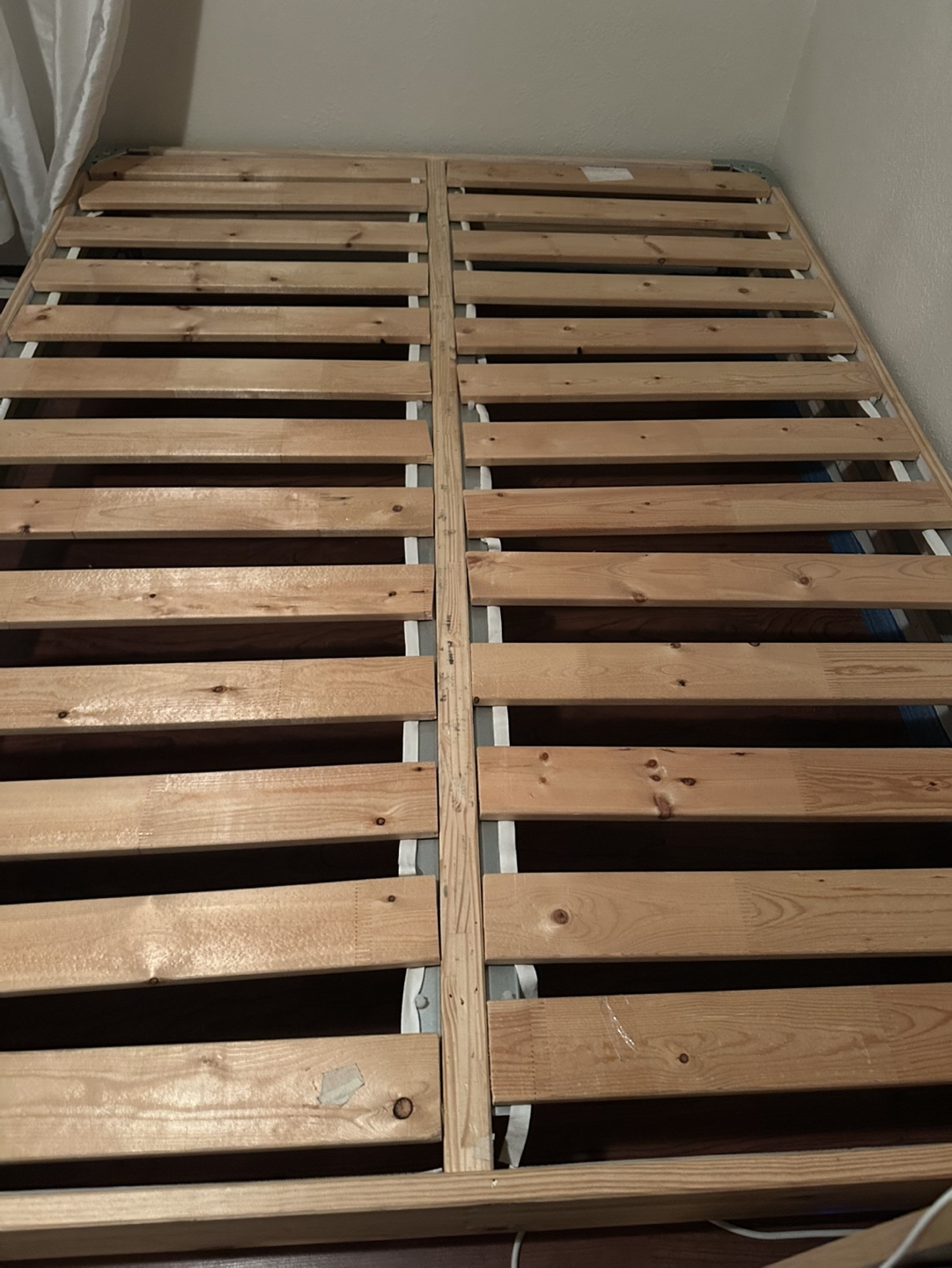 Queen Size Bed Frame - photo 3