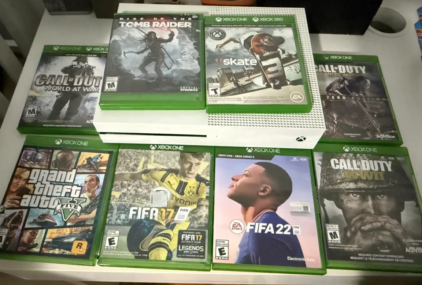 Xbox One S 500GB Console + 8 Games image indicator(4)