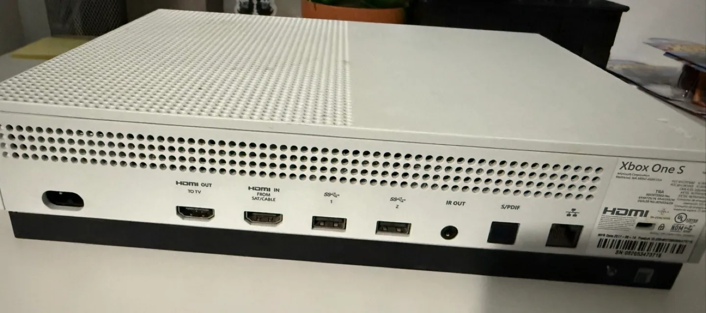 Xbox One S 500GB Console + 8 Games image indicator(6)