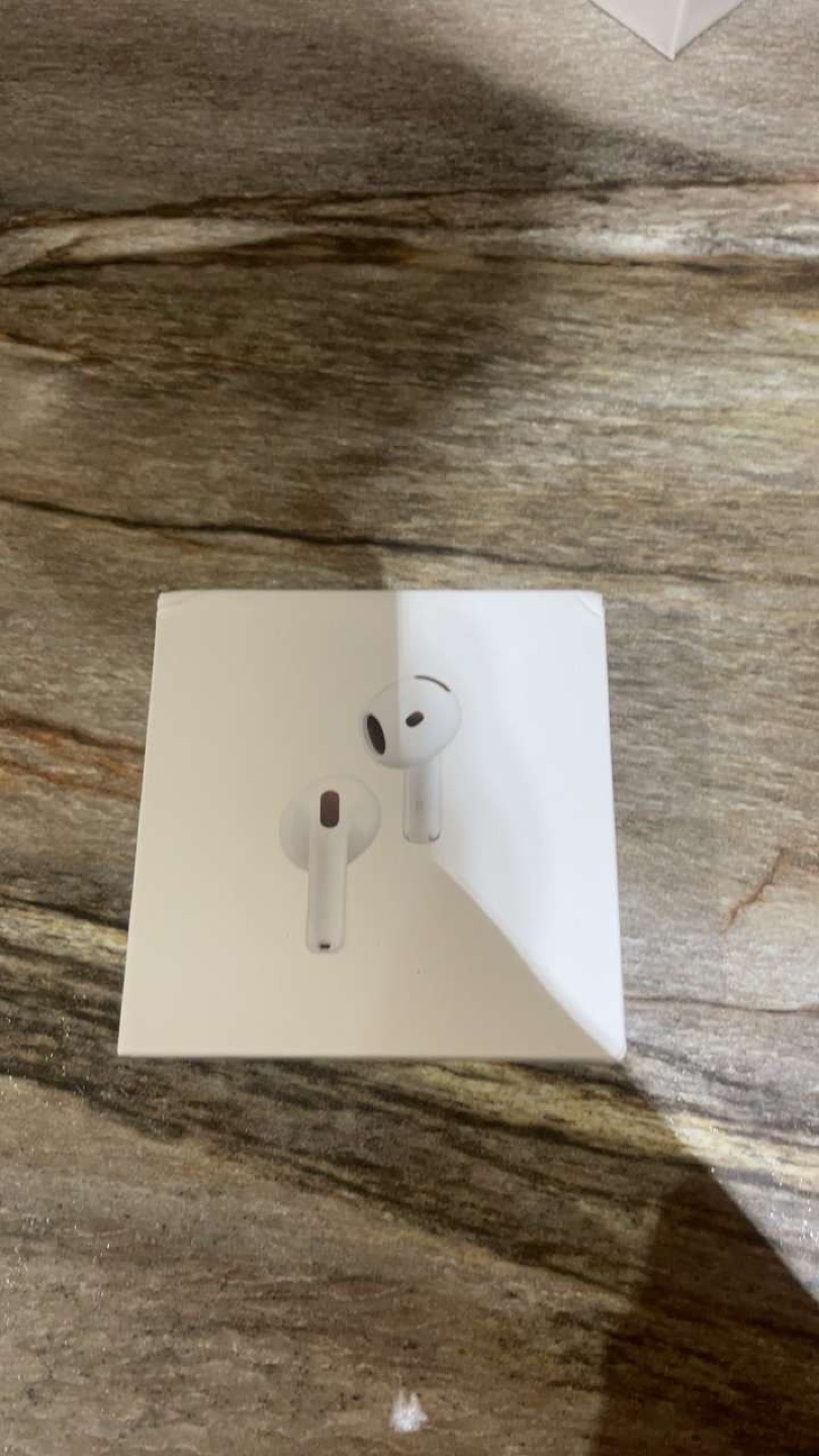 Headphones 4 noise cancelling brand new