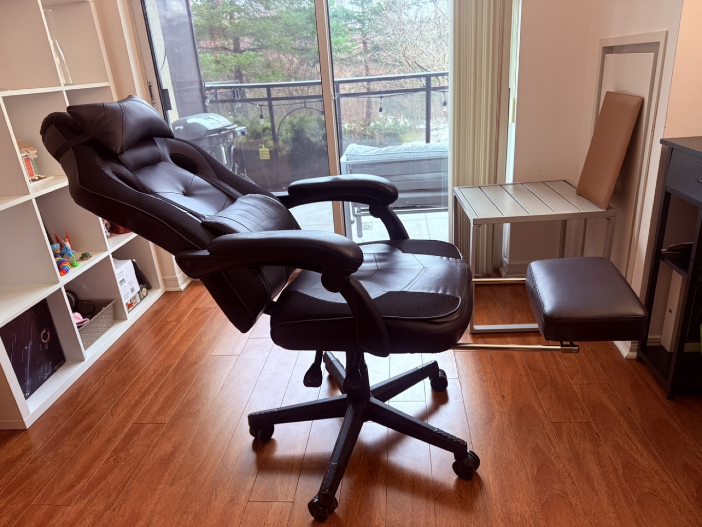 Gaming Chair with Footrest - Black Leather - photo 4