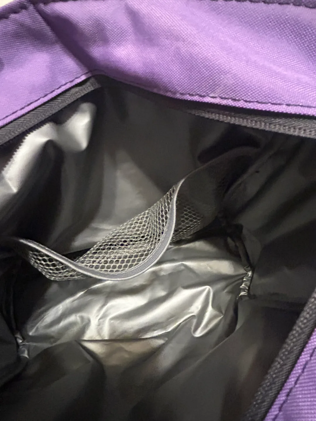 BUILT lunch bag with tumbler and cutlery container image indicator(9)