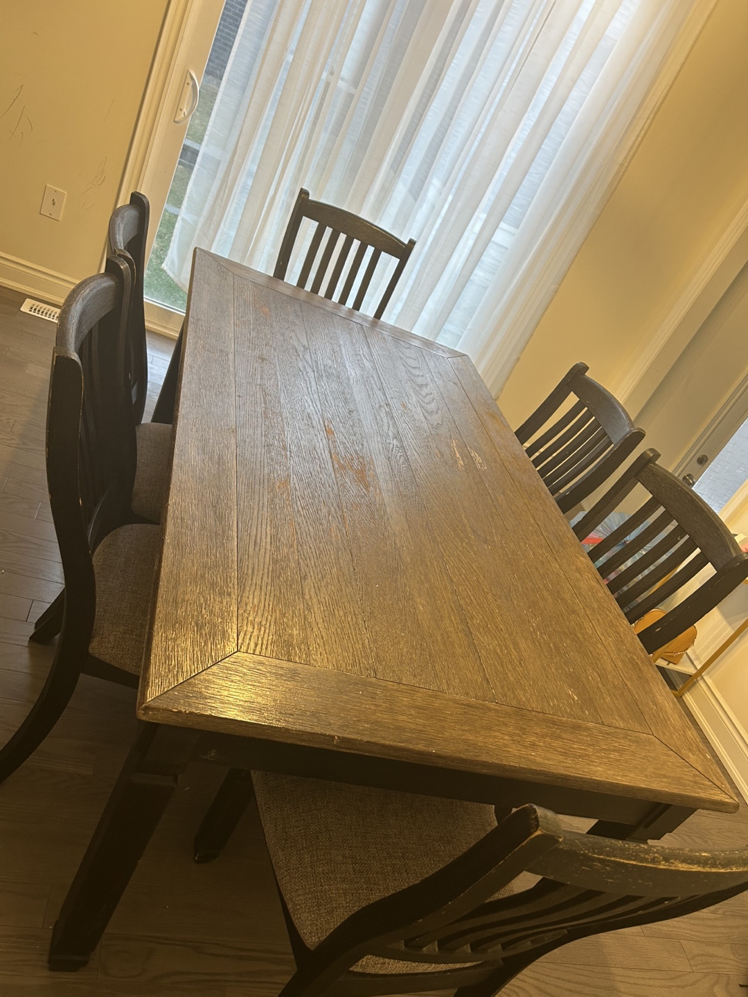 MUST SELL :6-Piece Dining Set - Table and Chairs