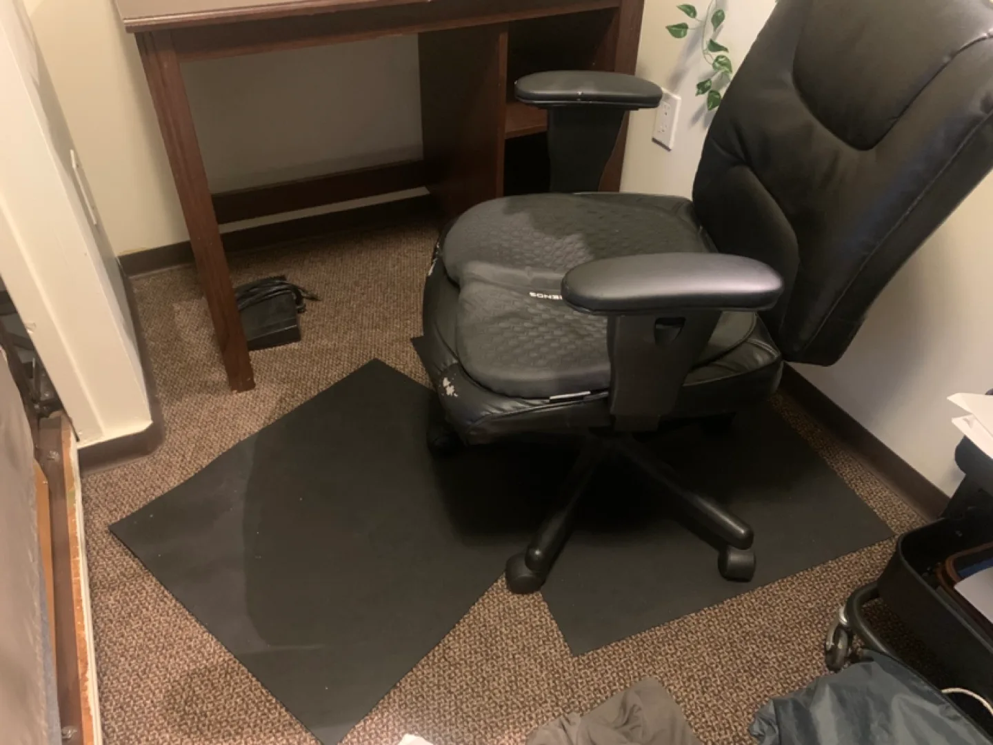 free office chair & floor mats image indicator(2)